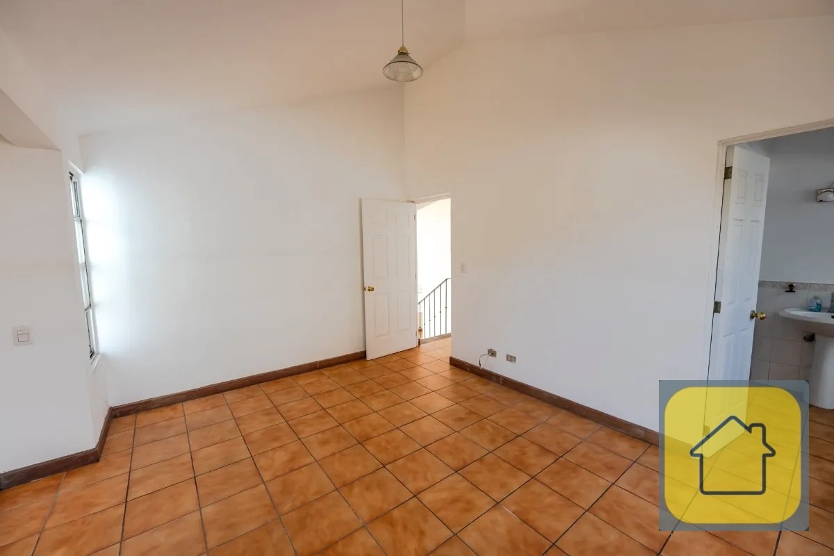 Casa en Venta en Carretera a El Salvador km 16.5, Res. San Miguel - 4