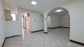 CASA EN VENTA DENTRO DE GARITA NUEVA MONTSERRAT ZONA 3 MIXCO — Casa en Venta en Zona 3 Mixco, Guatemala, Ciudad — miniatura 1 de 12