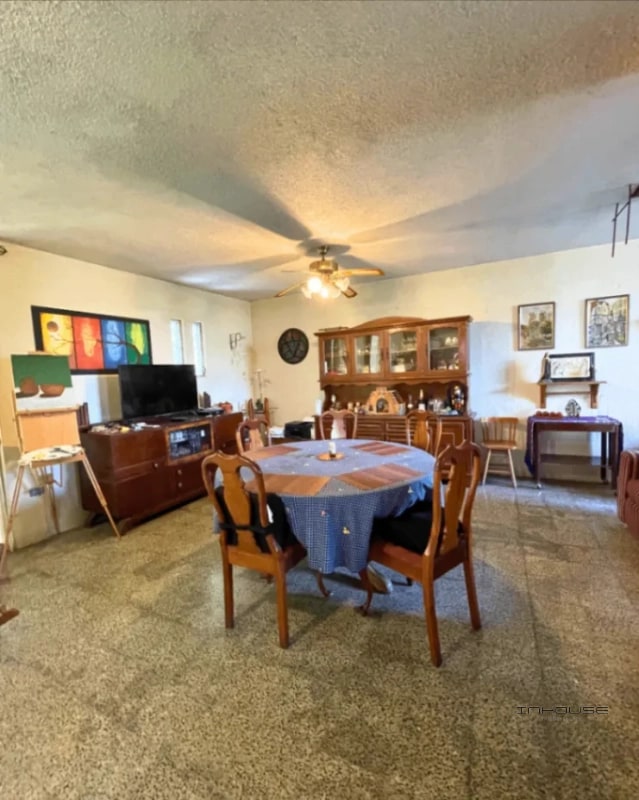 CASA EN VENTA EN SAN CRISTOBAL CON PISCINA SECTOR B7 - 10
