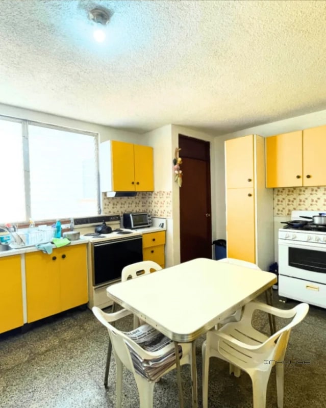 CASA EN VENTA EN SAN CRISTOBAL CON PISCINA SECTOR B7 - 9