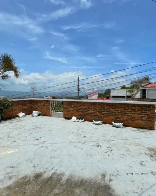CASA EN VENTA EN SAN CRISTOBAL CON PISCINA SECTOR B7 - 5