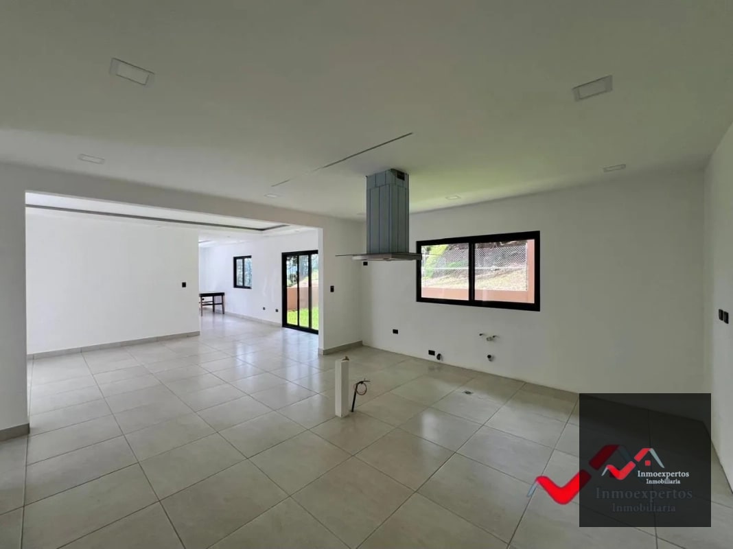 CASA EN VENTA ZONA 16 CARRETERA CRISTO REY PIEDRA PARADA, A 3 MINUTOS DE EL PULTE Y A UN COSTADO DE APARTAMENTOS NAGANO - 8