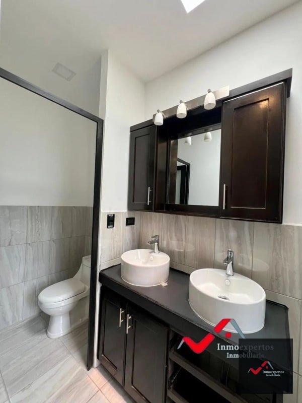CASA EN VENTA ZONA 16 CARRETERA CRISTO REY PIEDRA PARADA, A 3 MINUTOS DE EL PULTE Y A UN COSTADO DE APARTAMENTOS NAGANO - 3