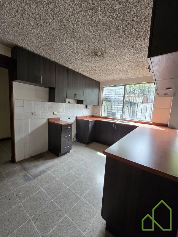 Casa en Venta en Condominio Zona 11 - 9