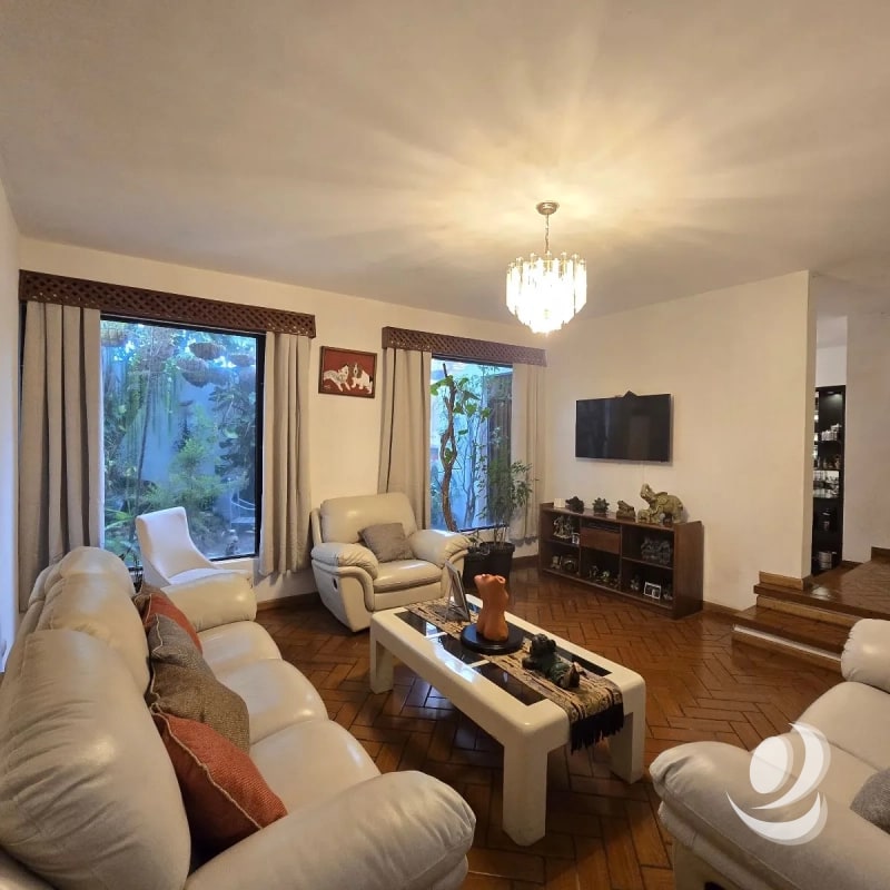 Casa en Venta Valles de San Cristóbal Zona 8 de Mixco - 1