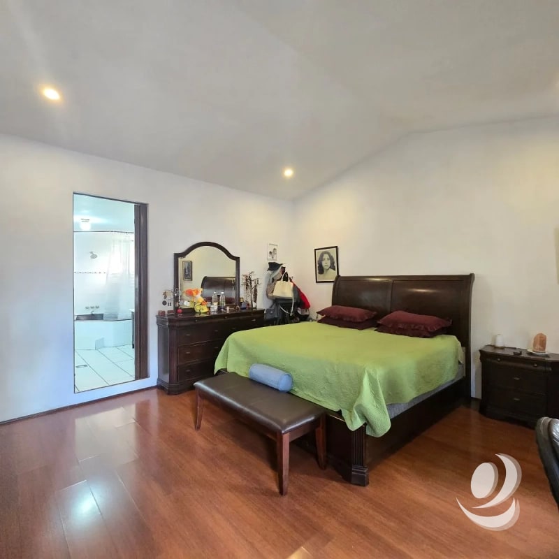 Casa en Venta Valles de San Cristóbal Zona 8 de Mixco - 5