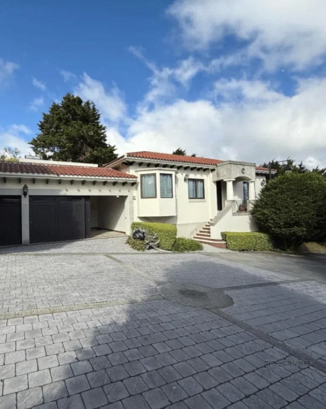 CASA EN VENTA EN FRAIJANES CON JARDIN - 10
