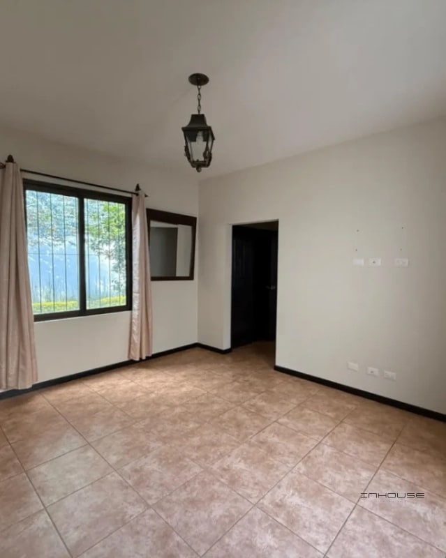 CASA EN VENTA EN FRAIJANES CON JARDIN - 8