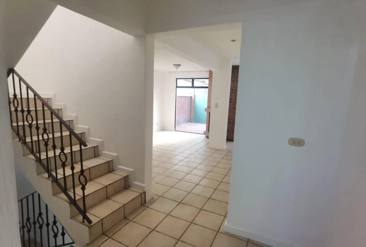 CASA EN VENTA KM 15.8 CARR A EL SALVADOR — Casa en Venta en km 16-20, Carretera a El Salvador, Guatemala, Ciudad — foto 8 de 15