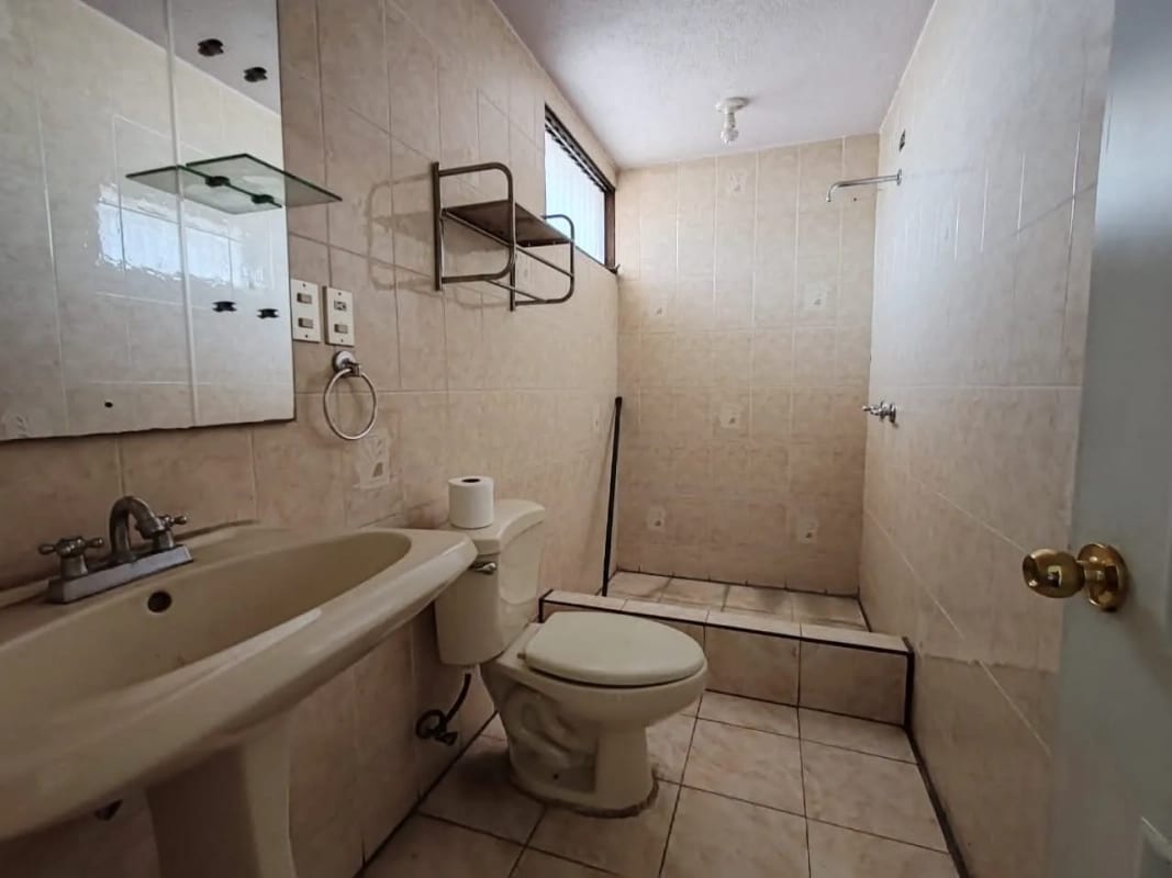 CASA EN VENTA SAN CRISTÓBAL — Casa en Venta en Zona 8 Mixco, Guatemala, Ciudad — foto 9 de 10