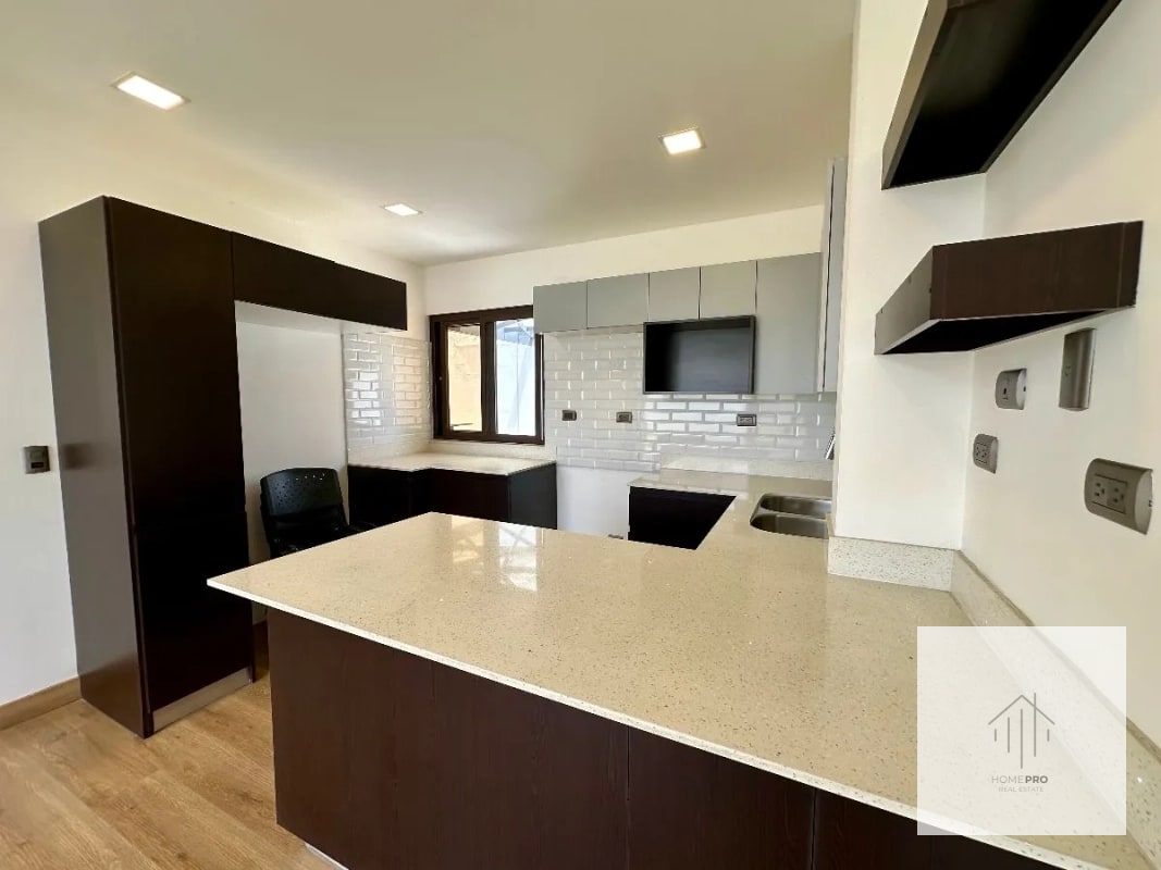 Casa Nueva en Venta en Zona 15 - 13