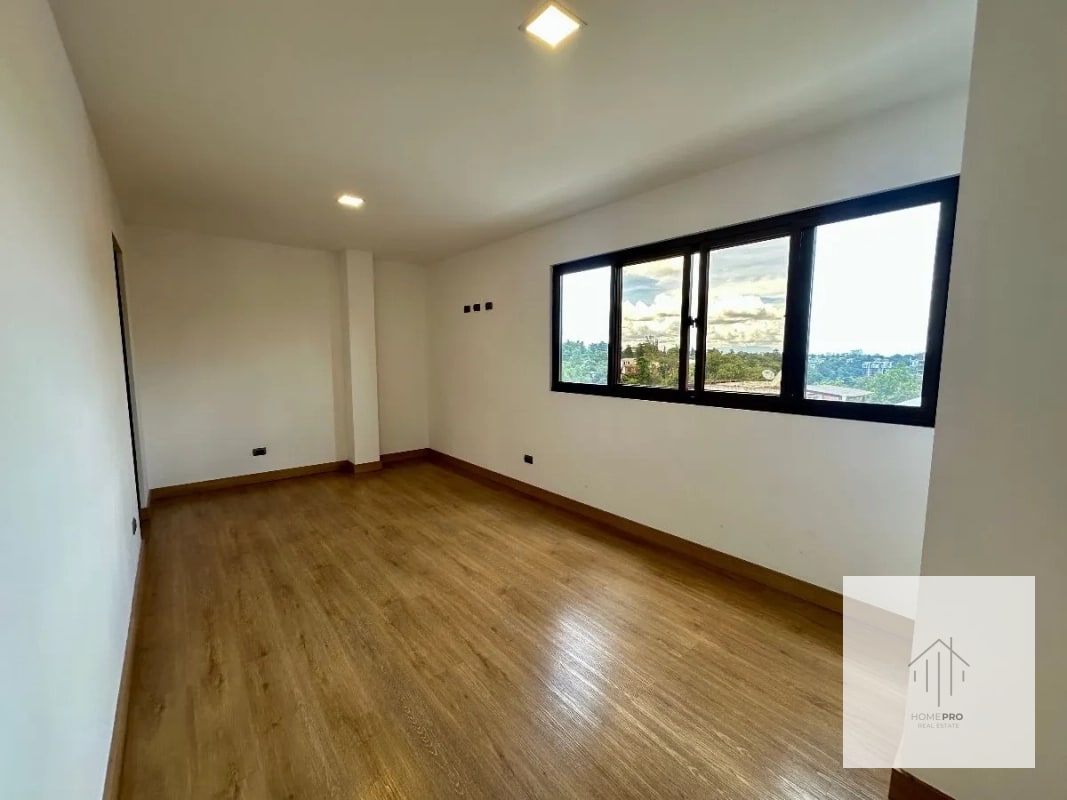 Casa Nueva en Venta en Zona 15 - 11