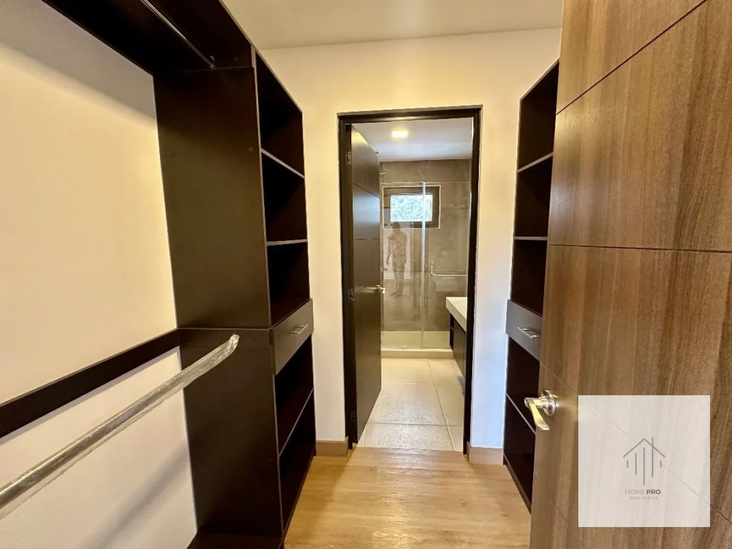 Casa Nueva en Venta en Zona 15 - 10
