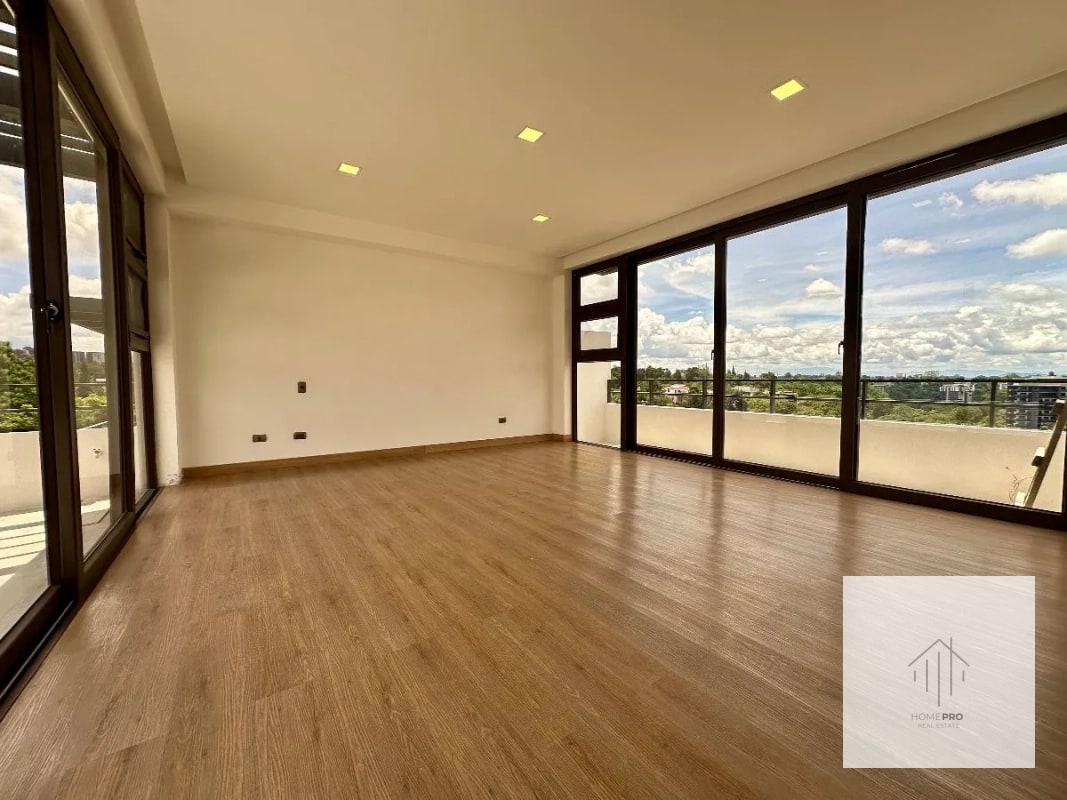 Casa Nueva en Venta en Zona 15 - 8