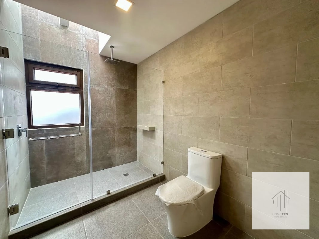 Casa Nueva en Venta en Zona 15 - 3
