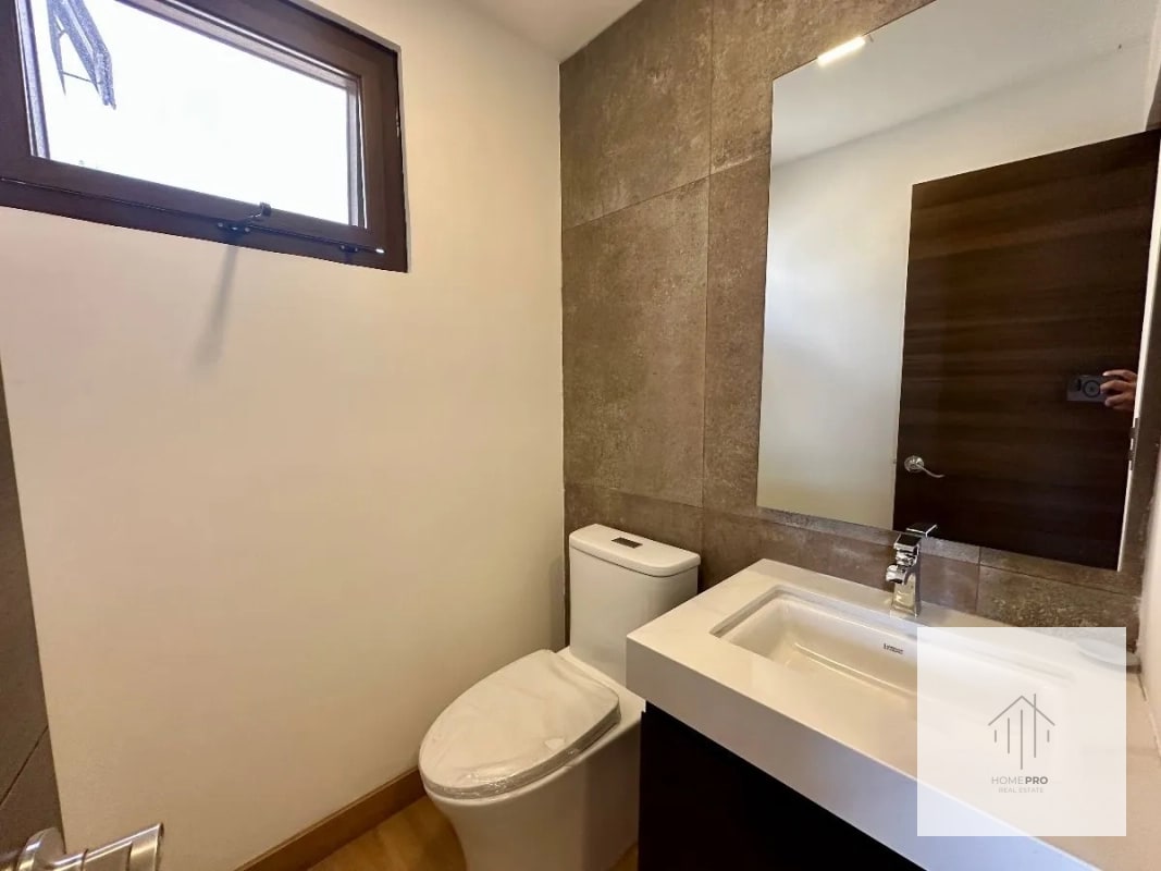 Casa Nueva en Venta en Zona 15 - 2