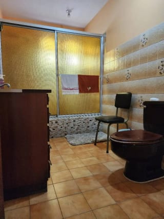 Propiedad Estratégica Z.5: Casa de 3 niveles en Sector en Crecimiento — Casa en Venta en Casa Asunción, Zona 5, Guatemala, Ciudad — miniatura 8 de 17