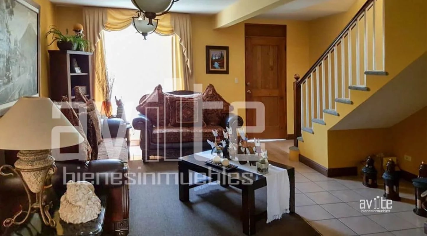 Condado Naranjo: Solana ampliada con 6 habitaciones. $385,000 más impuestos — Casa en Venta en Condado Naranjo, Zona 4 Mixco, Guatemala, Ciudad — foto 1 de 4