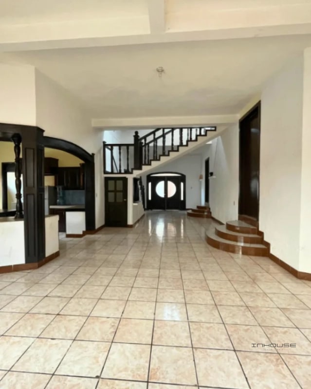 CASA EN VENTA EN SAN CRISTOBAL ZONA 8 DE MIXCO, DE UN NIVEL - 8