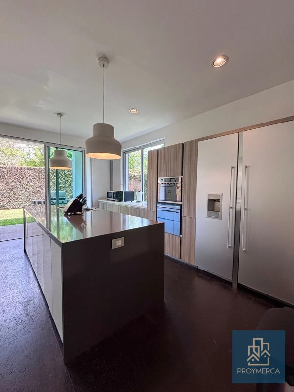 Hermosa casa en venta, condominio Las Luces, Km 13.5 Carretera a El Salvador - 9