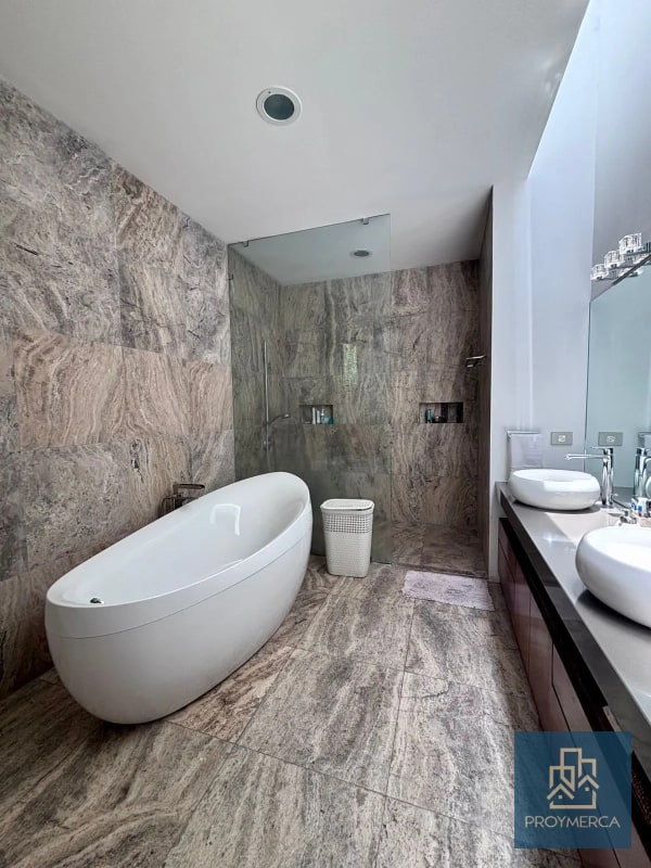 Hermosa casa en venta, condominio Las Luces, Km 13.5 Carretera a El Salvador - 6