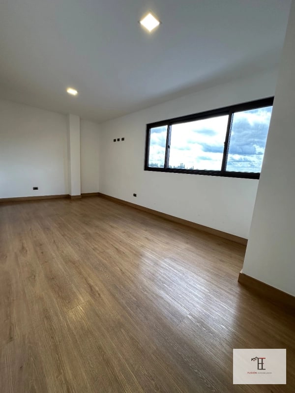 Vendo casa para estrenar en zona 15 Vista Hermosa 1 - 5