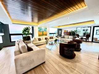 Casa exclusiva en alquiler en zona 10 – Ideal para embajada, family office u oficina privada de alto nivel — Casa en Alquiler en Zona 10, Guatemala, Ciudad — miniatura 1 de 16