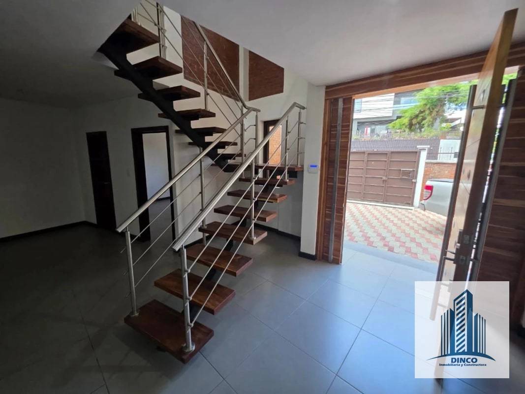 Vendo Casa en VHII Zona 15 - 8