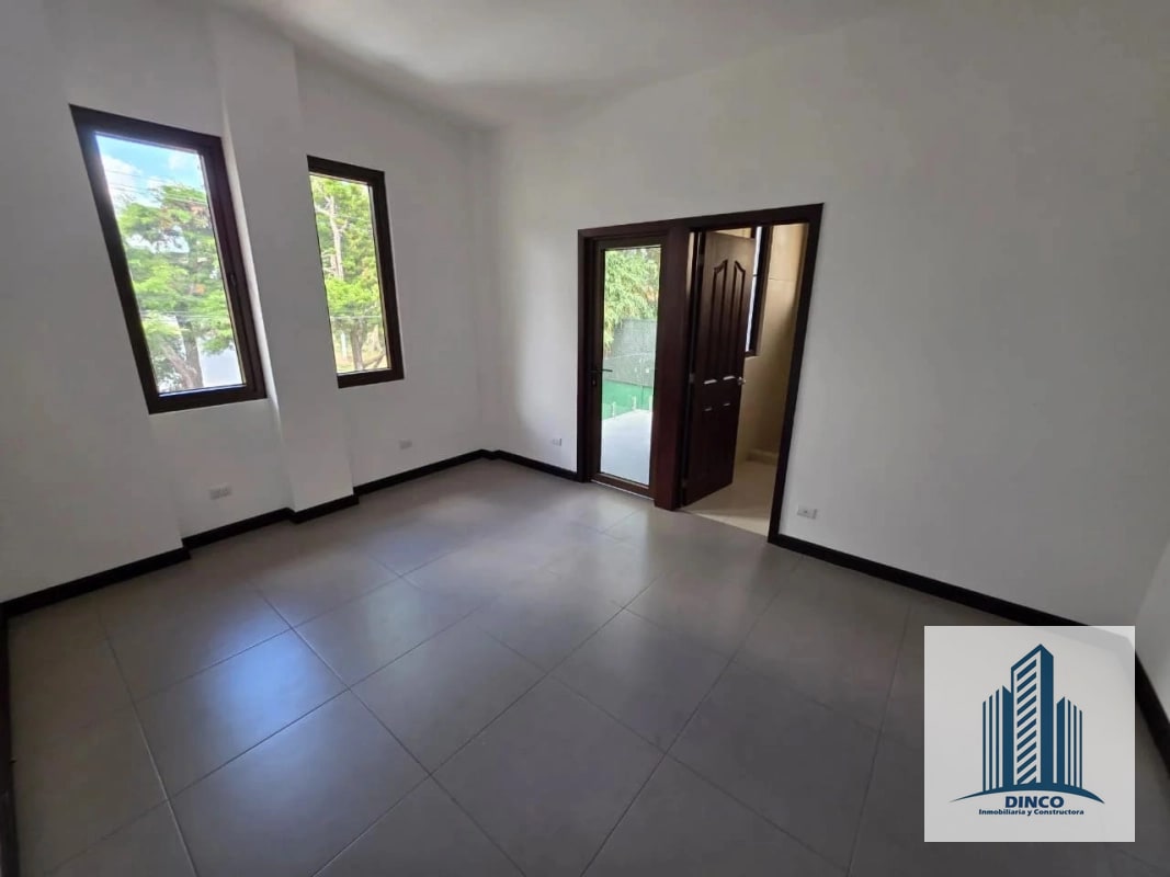 Vendo Casa en VHII Zona 15 - 5