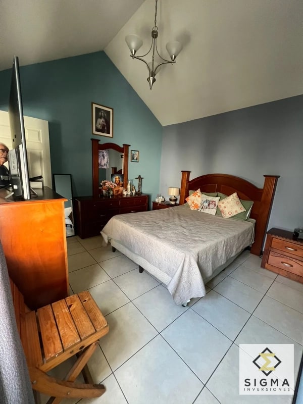 EN VENTA: Casa Tipo Solana en Condado Naranjo, 4 habitaciones - 5