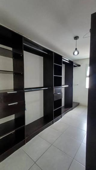 Casa en Venta -  Cumbres de la Arboleda  Km 21.5 — Casa en Venta en Cumbres de La Arboleda, Carretera a El Salvador, Guatemala, Ciudad — miniatura 5 de 12