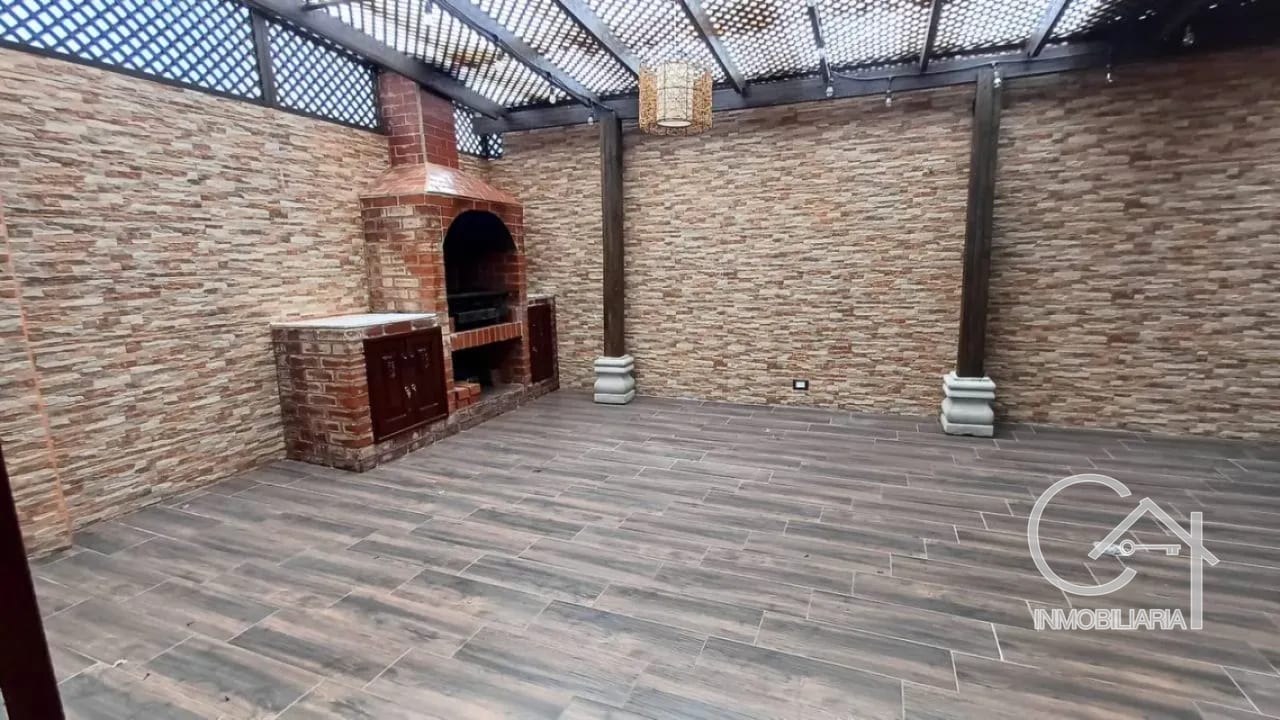 Casa en Venta - Cumbres de la Arboleda Km 21.5 — Casa en Venta en Cumbres de La Arboleda, Carretera a El Salvador, Guatemala, Ciudad — foto 3 de 12