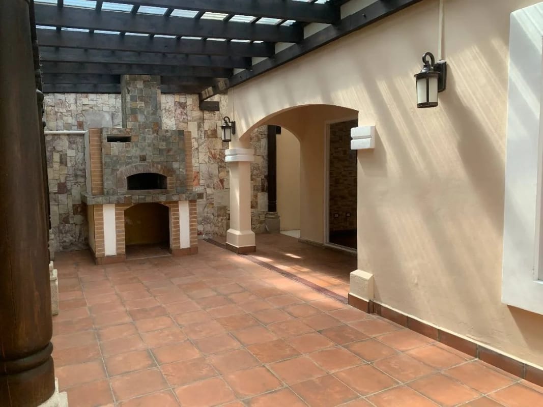 PRECIOSA CASA 2 NIVELES EN VILLAS EUROPEAS — Casa en Venta en Villas Europeas, Carretera a El Salvador, Guatemala, Ciudad — foto 13 de 16