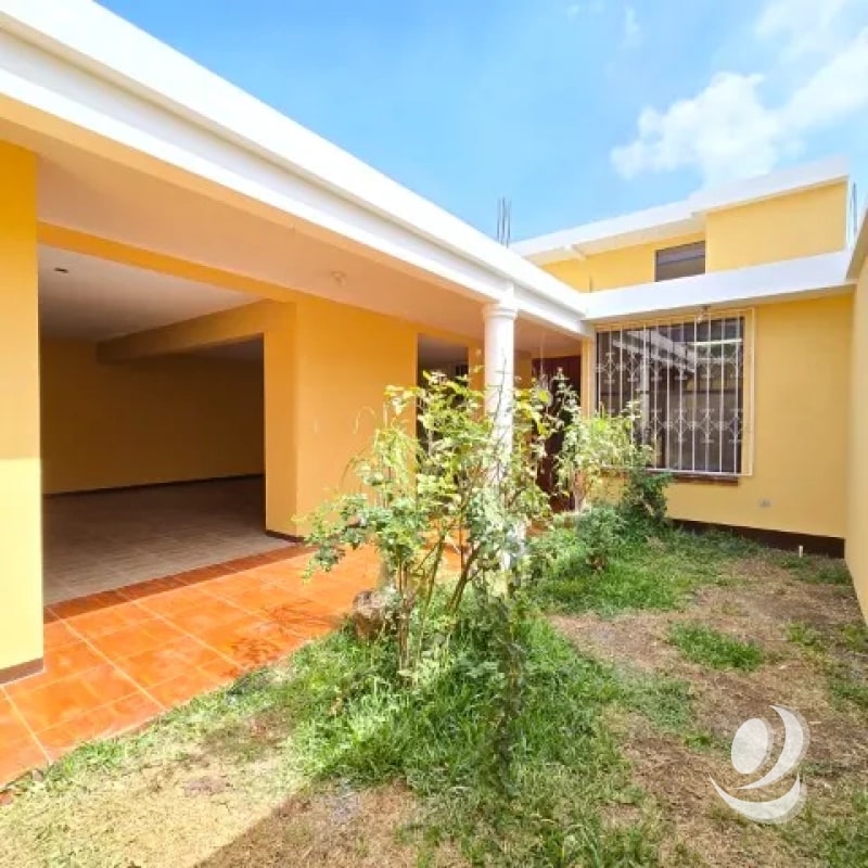Casa en Venta Pinares de San Cristóbal, Zona 8 de Mixco - 1