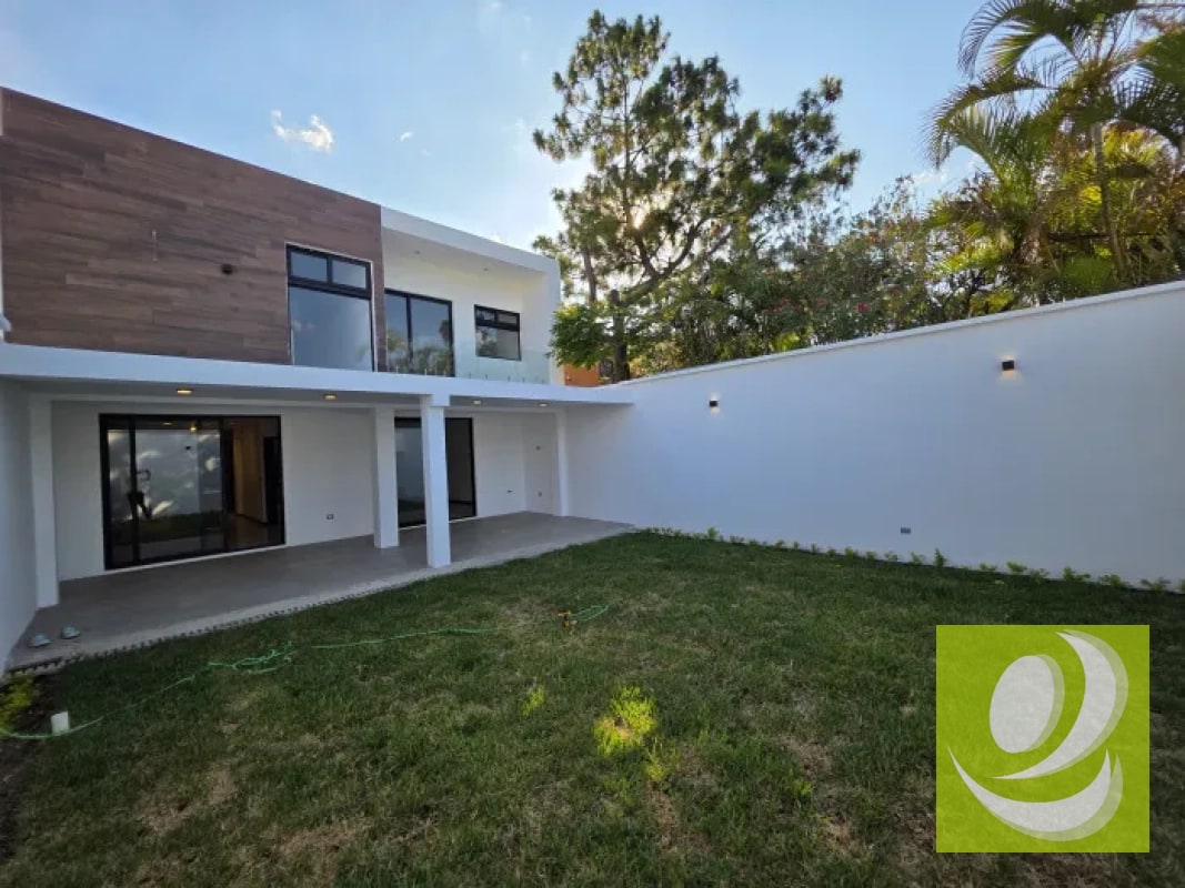 CASA DE LUJO EN VENTA EN SAN CRISTOBAL SECTOR B2 - 2