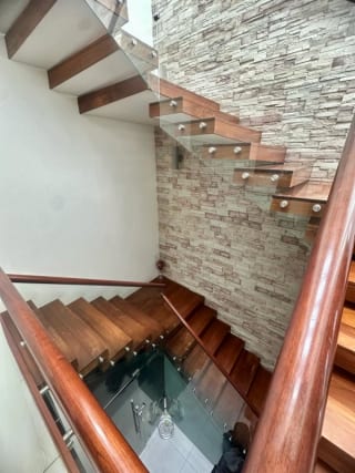VENDO BELLA Y AMPLIA CASA DE LUJO EN RES. CONCEPCION KM 15 CAES — Casa en Venta en Santa Catarina Pinula, Carretera a El Salvador, Guatemala, Ciudad — miniatura 3 de 15