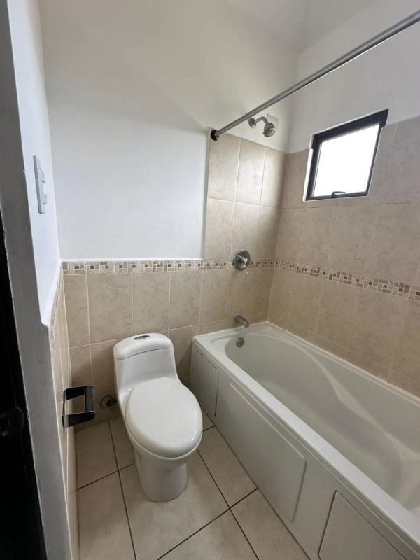 ¡ATENCIÓN INVERSIONISTAS! CASA EN VENTA VISTAS DE SAN ISIDRO II, Z.16 | CASA EN VENTA de 3 Niveles — Casa en Venta en Vistas de San Isidro, Zona 16, Guatemala, Ciudad — foto 12 de 17