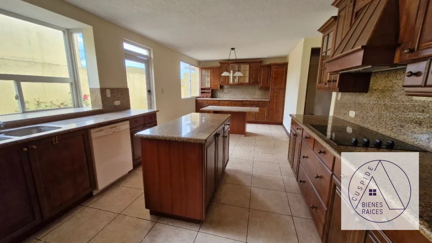 Carr. Salvador Parajes de Muxbal se vende casa amplia y de lujo - 9