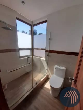 Alquiler de Amplia Casa - Alto Valle, KM 12.5 CES — Casa en Alquiler en Alto Valle, Carretera a El Salvador, Guatemala, Ciudad — miniatura 7 de 14