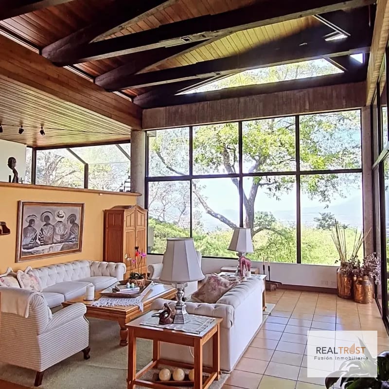 VENDO PRECIOSA PROPIEDAD  EN BELLAS LUCES SANTA CATARINA PINULA — Casa en Venta en Santa Catarina Pinula, Guatemala, Ciudad — foto 1 de 10