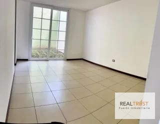 Vendo casa en Residenciales Villas de Santa Monica carretera a El Salvador km. 16.5 — Casa en Venta en Villas de Santa Mónica, Carretera a El Salvador, Guatemala, Ciudad — miniatura 16 de 17