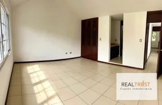 Vendo casa en Residenciales Villas de Santa Monica carretera a El Salvador km. 16.5 — Casa en Venta en Villas de Santa Mónica, Carretera a El Salvador, Guatemala, Ciudad — miniatura 10 de 17