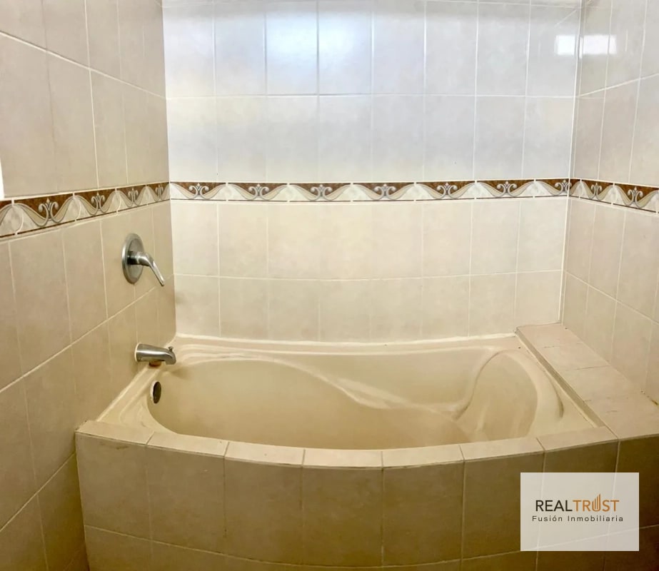 Vendo casa en Residenciales Villas de Santa Monica carretera a El Salvador km. 16.5 - 8