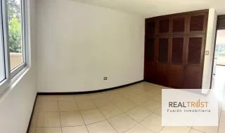 Vendo casa en Residenciales Villas de Santa Monica carretera a El Salvador km. 16.5 — Casa en Venta en Villas de Santa Mónica, Carretera a El Salvador, Guatemala, Ciudad — miniatura 6 de 17