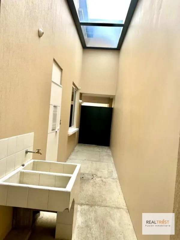 Vendo casa en Residenciales Villas de Santa Monica carretera a El Salvador km. 16.5 — Casa en Venta en Villas de Santa Mónica, Carretera a El Salvador, Guatemala, Ciudad — foto 3 de 17