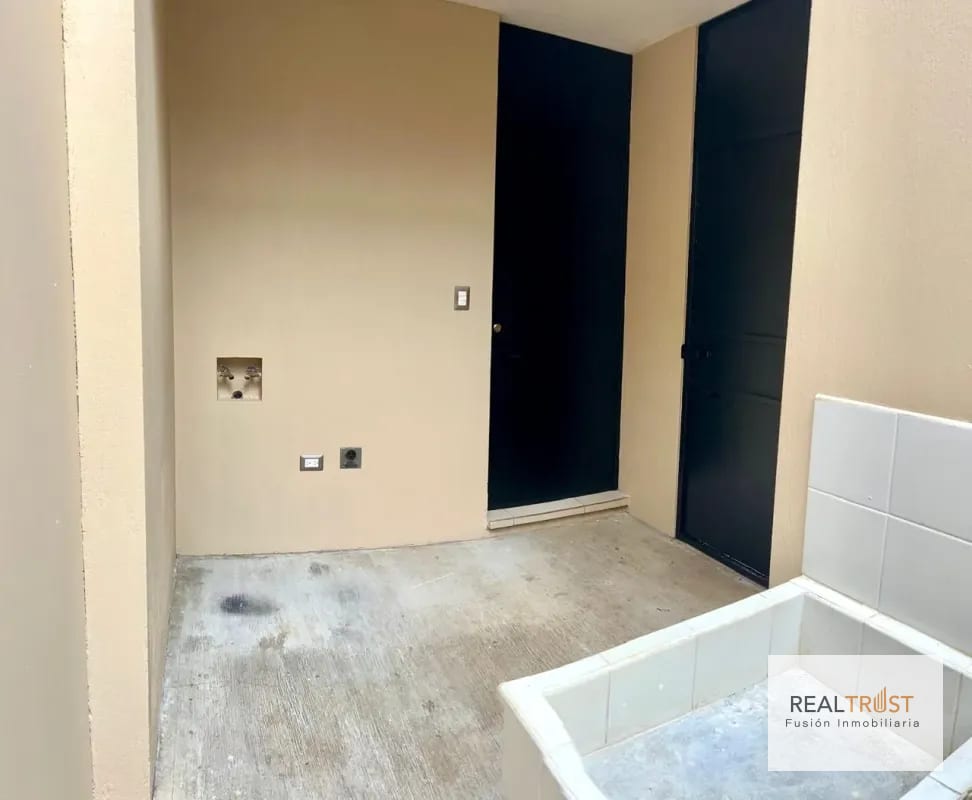 Vendo casa en Residenciales Villas de Santa Monica carretera a El Salvador km. 16.5 — Casa en Venta en Villas de Santa Mónica, Carretera a El Salvador, Guatemala, Ciudad — foto 2 de 17