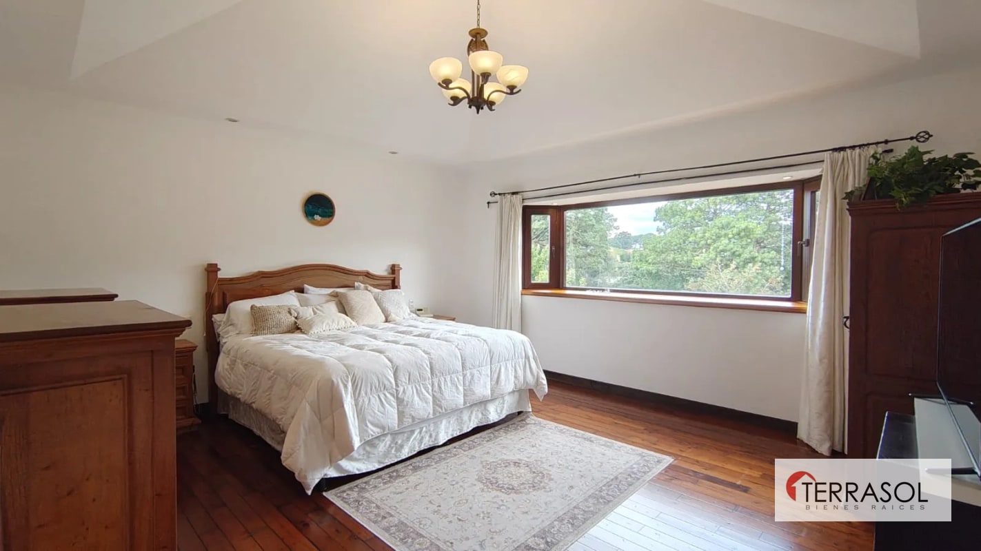 Amplia, moderna y nitida casa en venta en Muxbal - 17