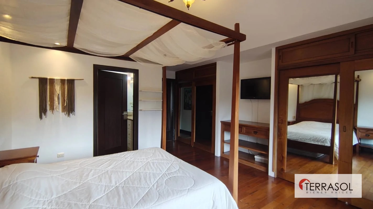 Amplia, moderna y nitida casa en venta en Muxbal - 13
