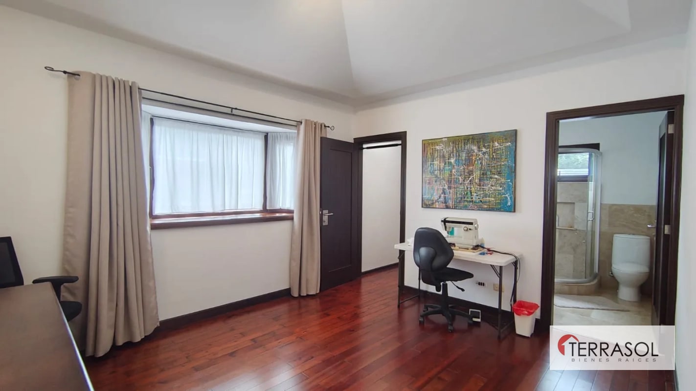 Amplia, moderna y nitida casa en venta en Muxbal - 7