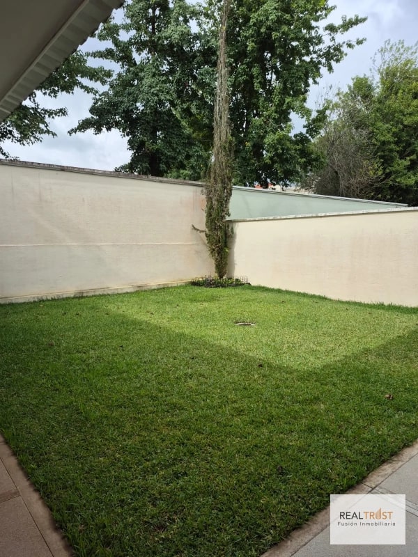 VENDO CASA EN PORTAL DEL BOSQUE KM. 22 CARRETERA AL SALVADOR - 17